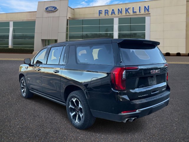 Used 2025 GMC Yukon XL AT4 w/ AT4 Premium Package AWD/4WD image 5