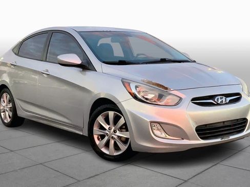 Used 2012 Hyundai Accent GLS w/ Premium Pkg 3 image 2