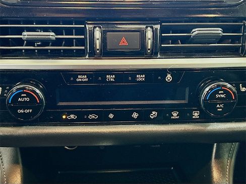 Used 2024 Nissan Pathfinder SL w/ SL Premium Package image 14