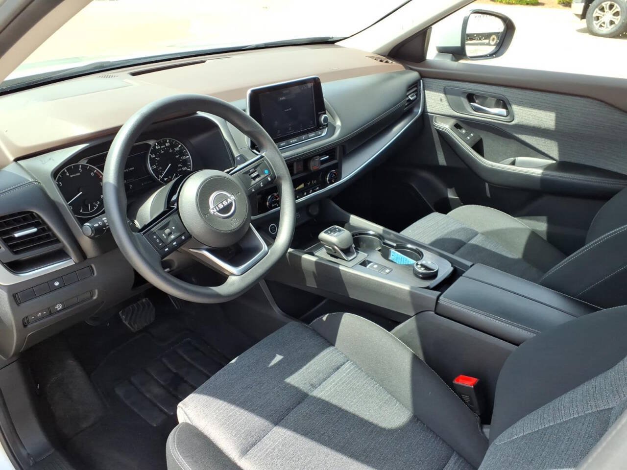 Used 2023 Nissan Rogue SV AWD/4WD image 21