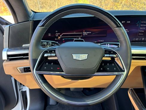 New 2025 Cadillac Escalade IQ Luxury 2 image 16