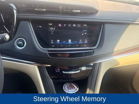 Used 2017 Cadillac XT5 Luxury w/ Driver Awareness Package FWD image 19