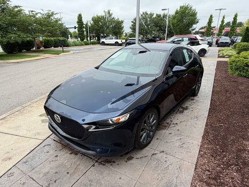 Used 2020 MAZDA MAZDA3 Hatchback w/ Preferred Package FWD image 7
