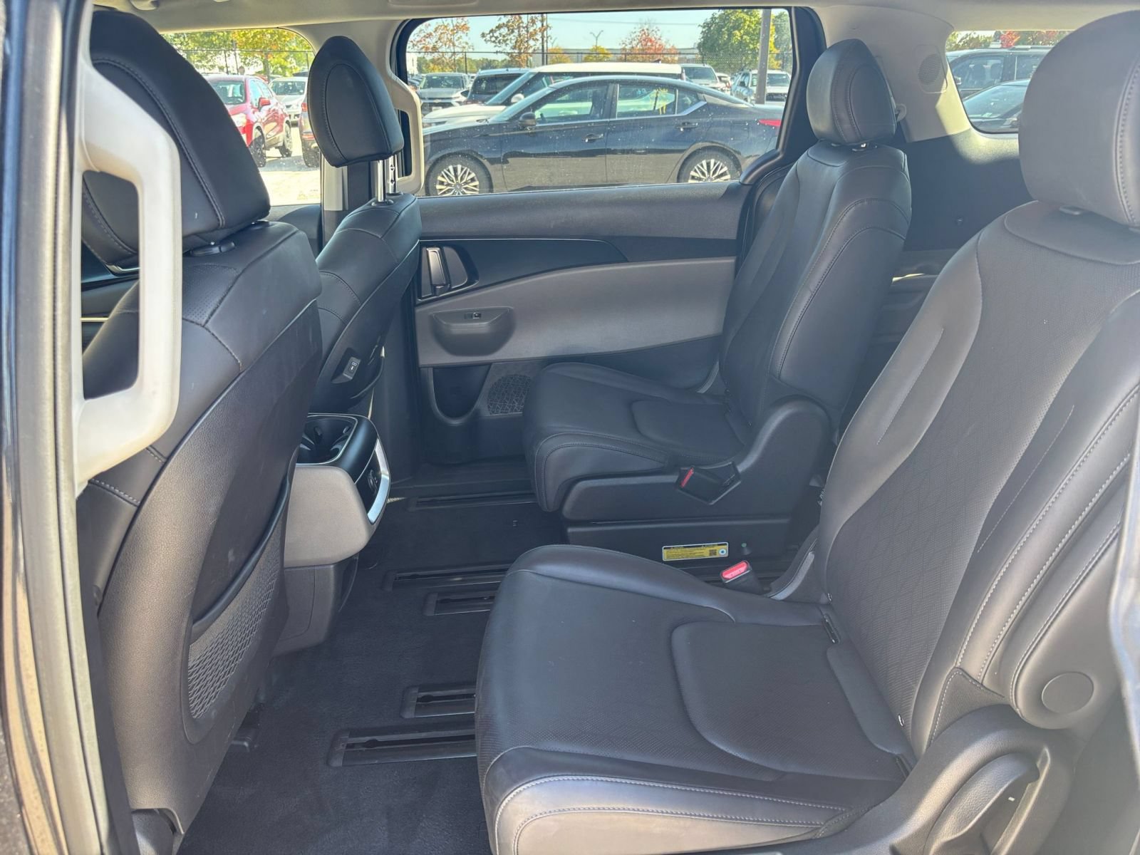 Used 2026 Kia Carnival FWD image 27