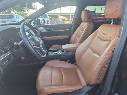 Certified 2025 Cadillac XT5 Premium Luxury image 13