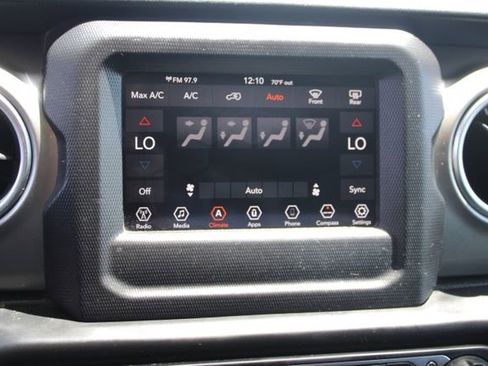 Used 2020 Jeep Wrangler Unlimited Sahara AWD/4WD image 22