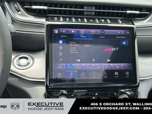 Used 2023 Jeep Grand Cherokee L Limited AWD/4WD image 16