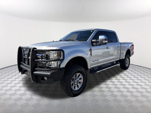 Used 2019 Ford F250 XLT w/ XLT Premium Package image 3