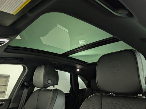 New 2026 Porsche Macan image 31