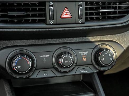 Used 2023 Kia Forte LXS w/ LXS Technology Package FWD image 21