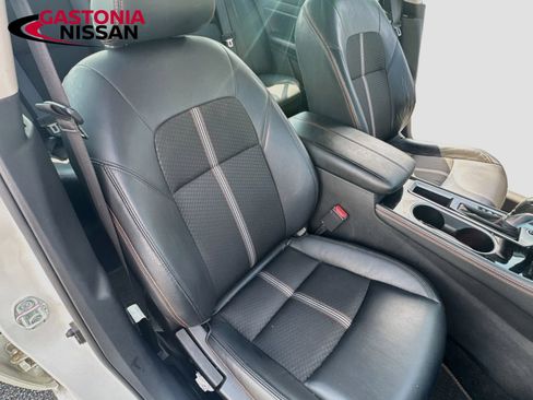 Used 2024 Nissan Altima 2.5 SR FWD image 32