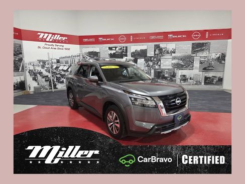 Used 2023 Nissan Pathfinder SL AWD/4WD image 1