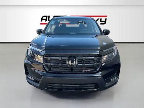 Used 2025 Honda Ridgeline Sport image 2