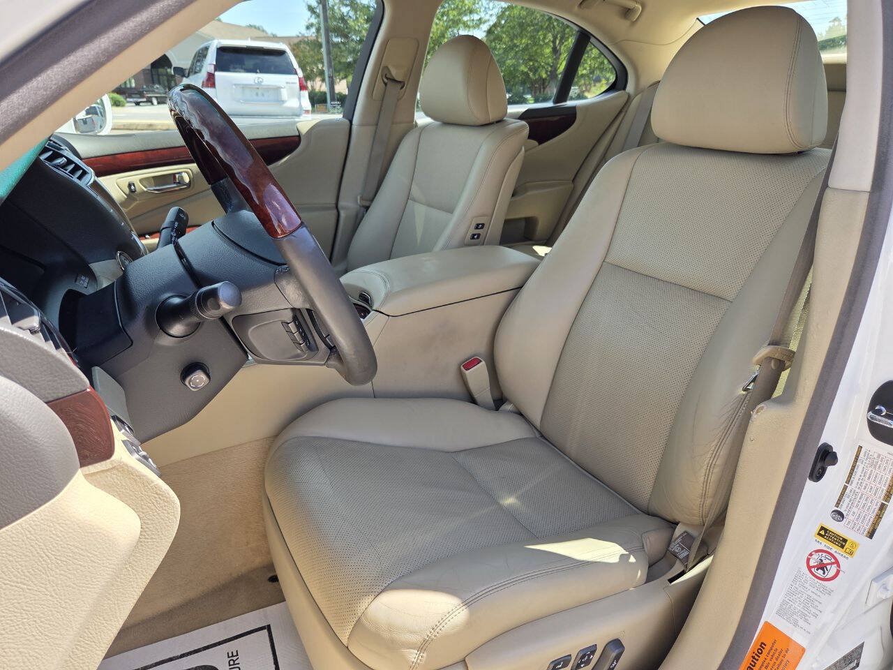 Used 2007 Lexus LS 460 w/ Comfort Pkg RWD image 7