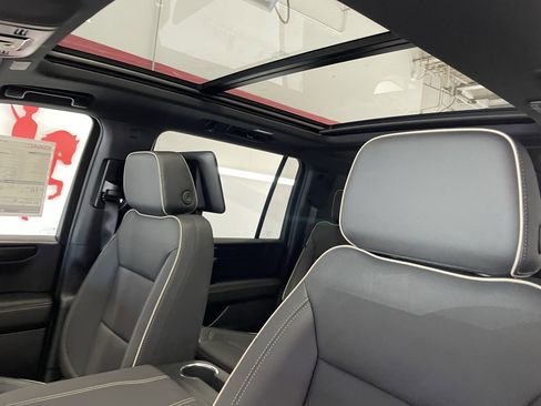 New 2026 GMC Yukon XL Elevation w/ Elevation Premium Package AWD/4WD image 17