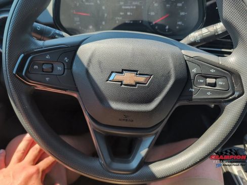 Used 2024 Chevrolet Trax LS w/ LS Convenience Package FWD image 15