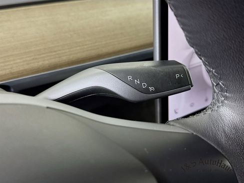 Used 2022 Tesla Model Y Long Range image 22