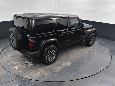Used 2024 Jeep Wrangler Unlimited Sahara AWD/4WD image 35