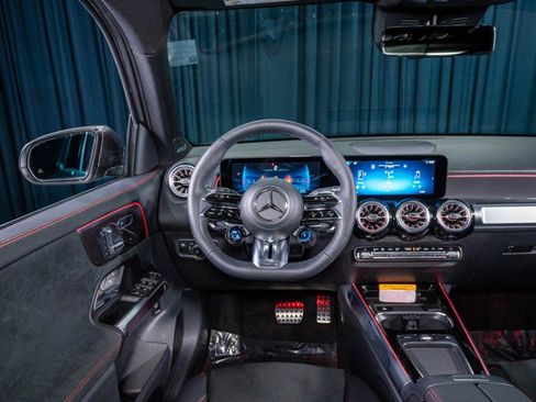 Certified 2025 Mercedes-Benz GLB 35 AMG 4MATIC image 17