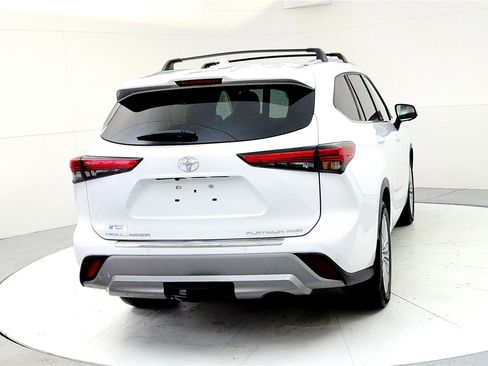 Used 2023 Toyota Highlander Platinum image 5
