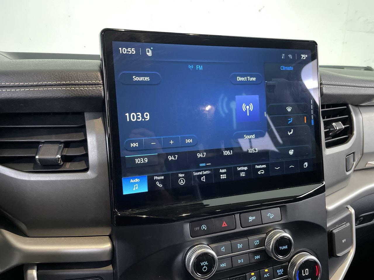 Used 2023 Ford Expedition XLT AWD/4WD image 16