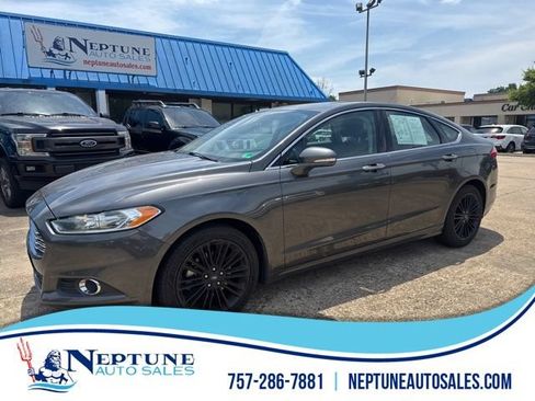 Used 2016 Ford Fusion SE w/ Equipment Group 202A FWD image 1