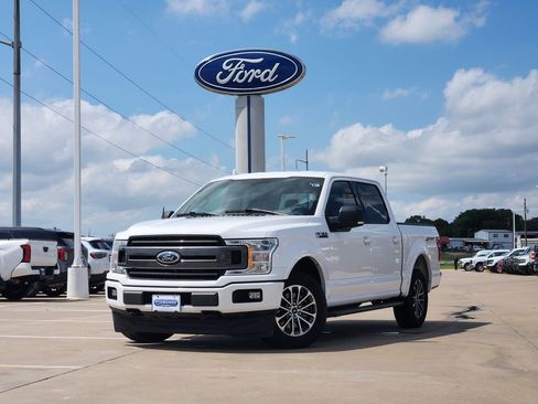 Used 2018 Ford F150 XLT w/ Equipment Group 302A Luxury RWD image 3