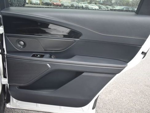 Used 2024 Lincoln Nautilus Reserve w/ Equipment Group 202A image 51