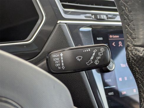 Used 2022 Volkswagen Tiguan SE R-Line image 21