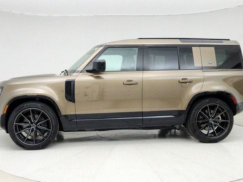 Used 2024 Land Rover Defender 110 X-Dynamic SE AWD/4WD image 8
