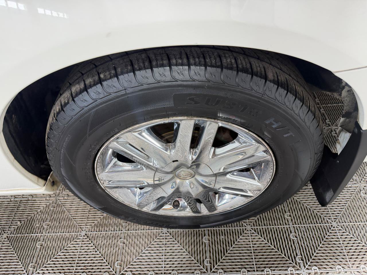Used 2008 Chrysler Town & Country Limited w/ Entertainment Group #3 FWD image 18
