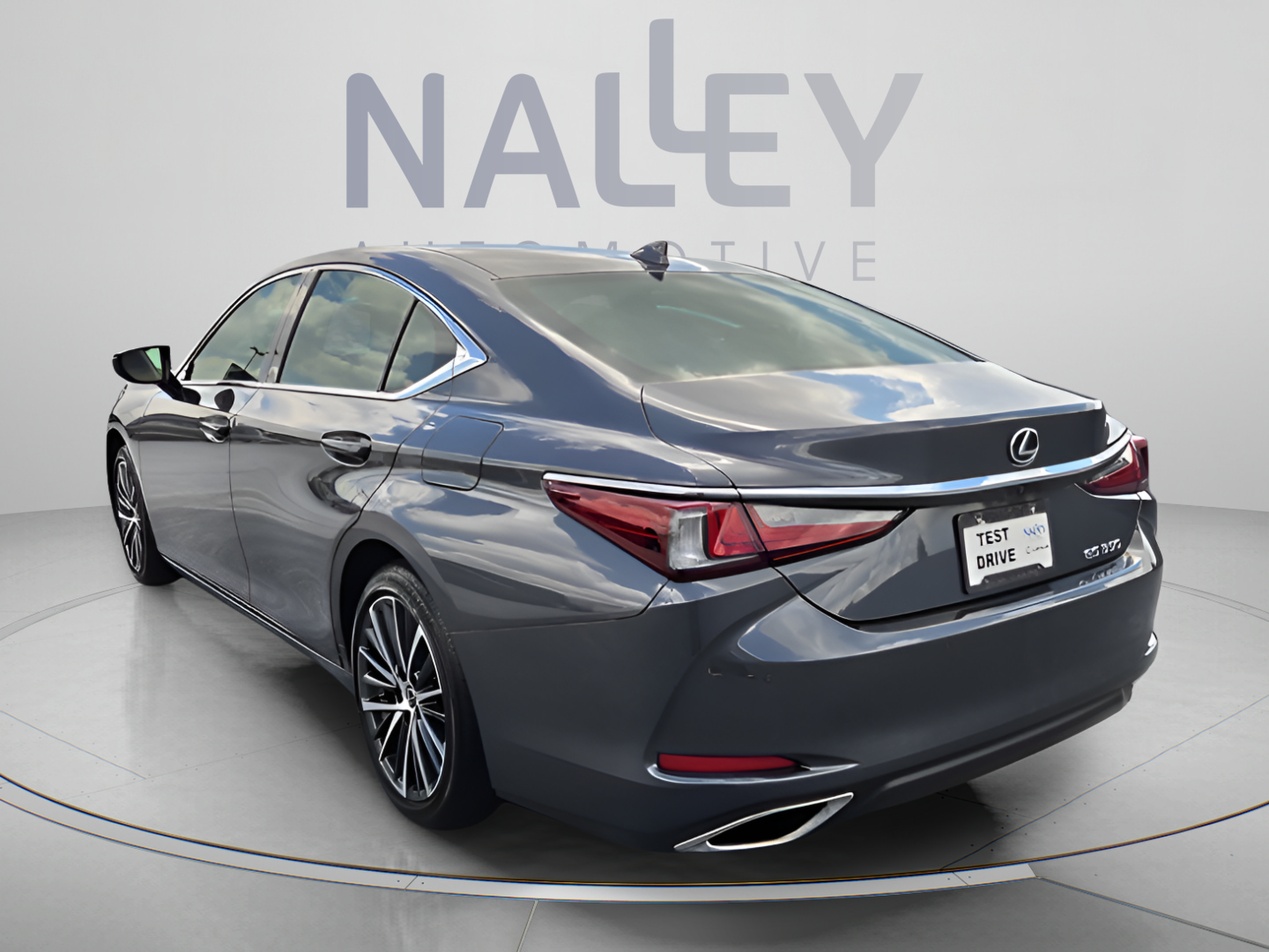 Used 2025 Lexus ES 350 w/ Premium Package FWD image 3