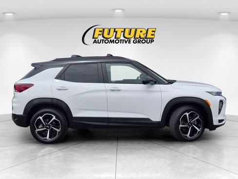 Used 2022 Chevrolet TrailBlazer RS w/ Sun and Liftgate Package AWD/4WD image 3