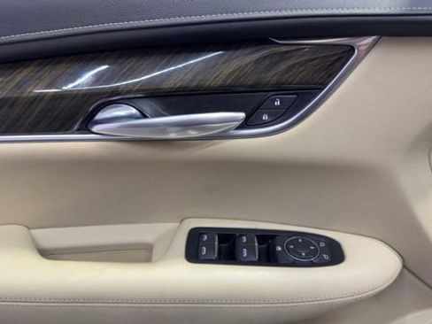 Used 2019 Cadillac XT5 Base image 21