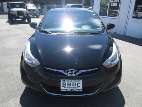 Used 2014 Hyundai Elantra SE image 2
