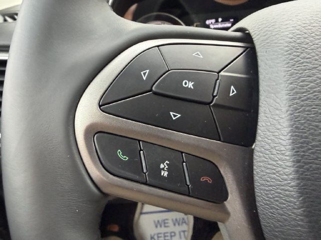 Used 2019 Jeep Cherokee Latitude Plus w/ Comfort/Convenience Group AWD/4WD image 19