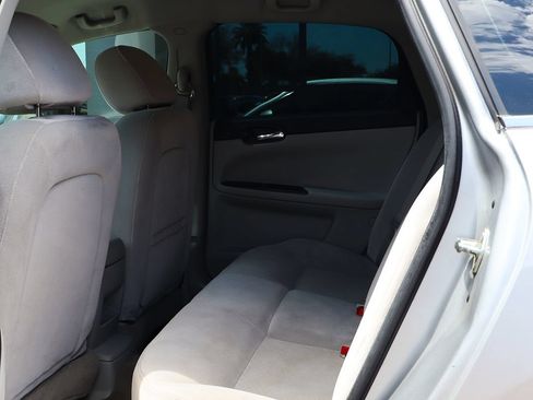 Used 2011 Chevrolet Impala LT FWD image 33