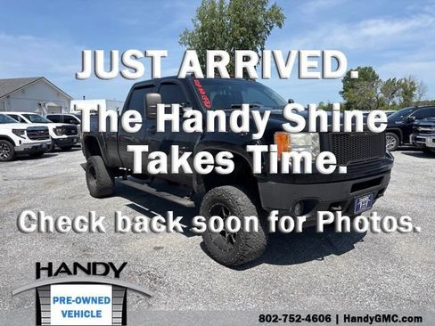 Used 2011 GMC Sierra 2500 Denali AWD/4WD image 1