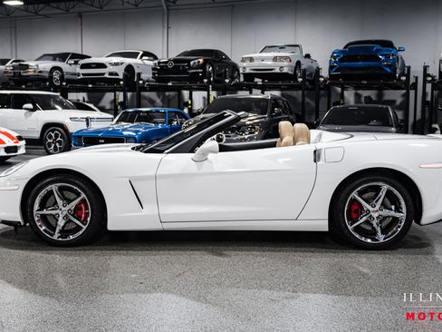 Used 2012 Chevrolet Corvette Convertible w/ 2LT Preferred Equipment Group image 2