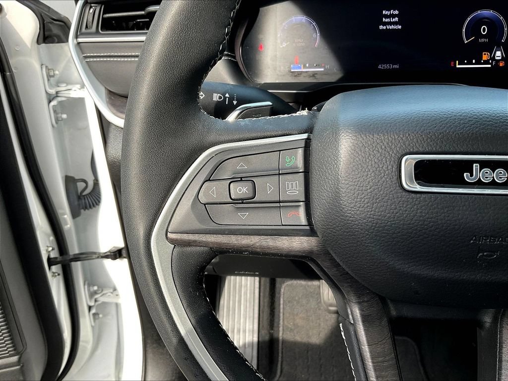 Used 2023 Jeep Grand Cherokee Limited AWD/4WD image 13