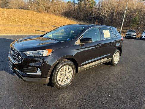 Used 2023 Ford Edge SEL image 15