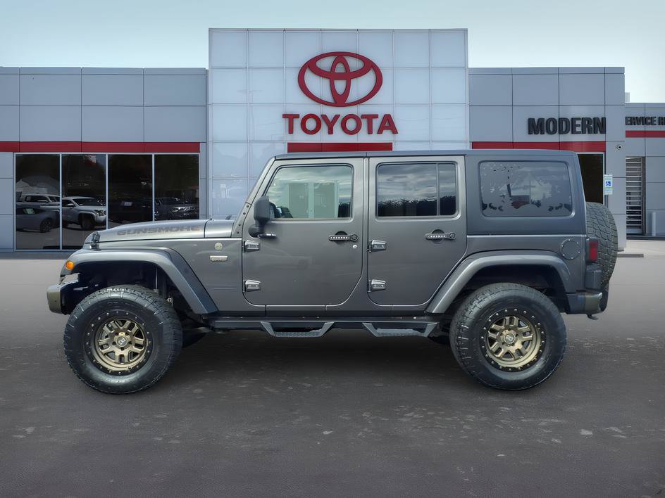 Used 2016 Jeep Wrangler Unlimited Sahara AWD/4WD image 2
