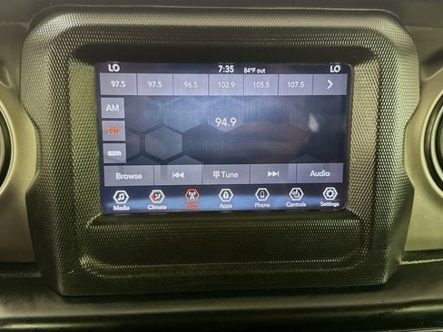 Used 2020 Jeep Wrangler Unlimited Sport S image 17