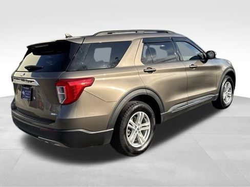 Used 2021 Ford Explorer XLT w/ Equipment Group 202A image 5