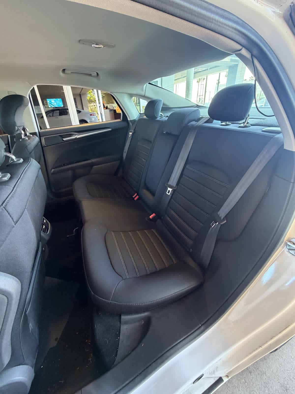 Used 2013 Ford Fusion SE FWD image 21