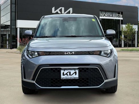 Certified 2025 Kia Soul LX w/ LX Technology Package FWD image 5