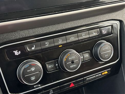 Used 2022 Volkswagen Atlas SEL Premium image 39