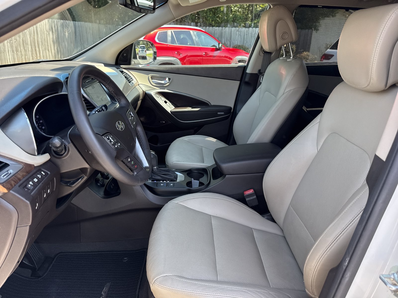 Used 2018 Hyundai Santa Fe Limited FWD image 9