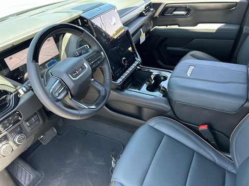 New 2026 GMC Yukon XL AT4 w/ AT4 Premium Plus Package AWD/4WD image 10