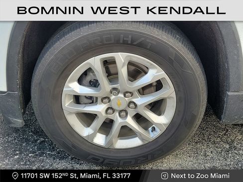 Used 2021 Chevrolet Traverse LS image 5